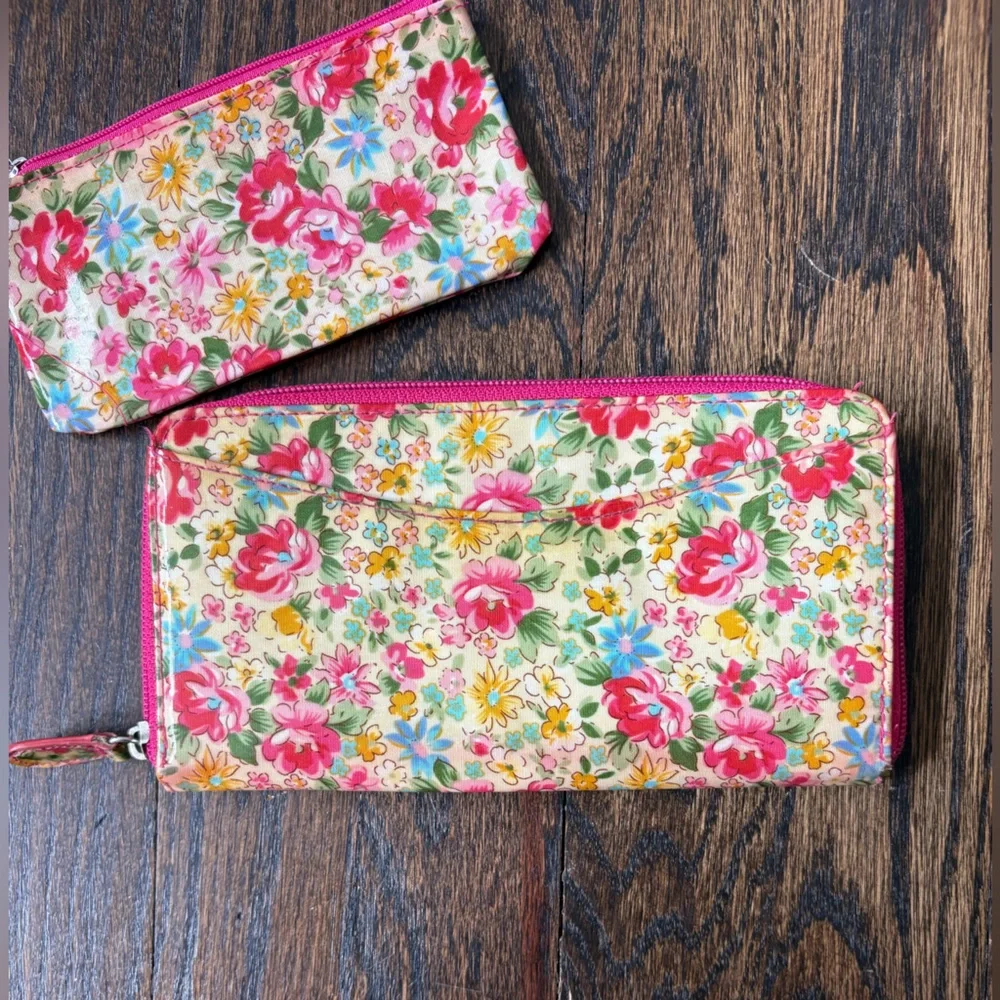 Floral Wristlet and Wallet Set - Picture 3 of 11